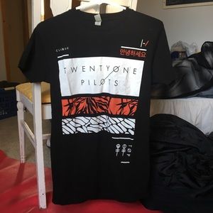 🌸2 for $15🌸 twenty one pilots T-shirt